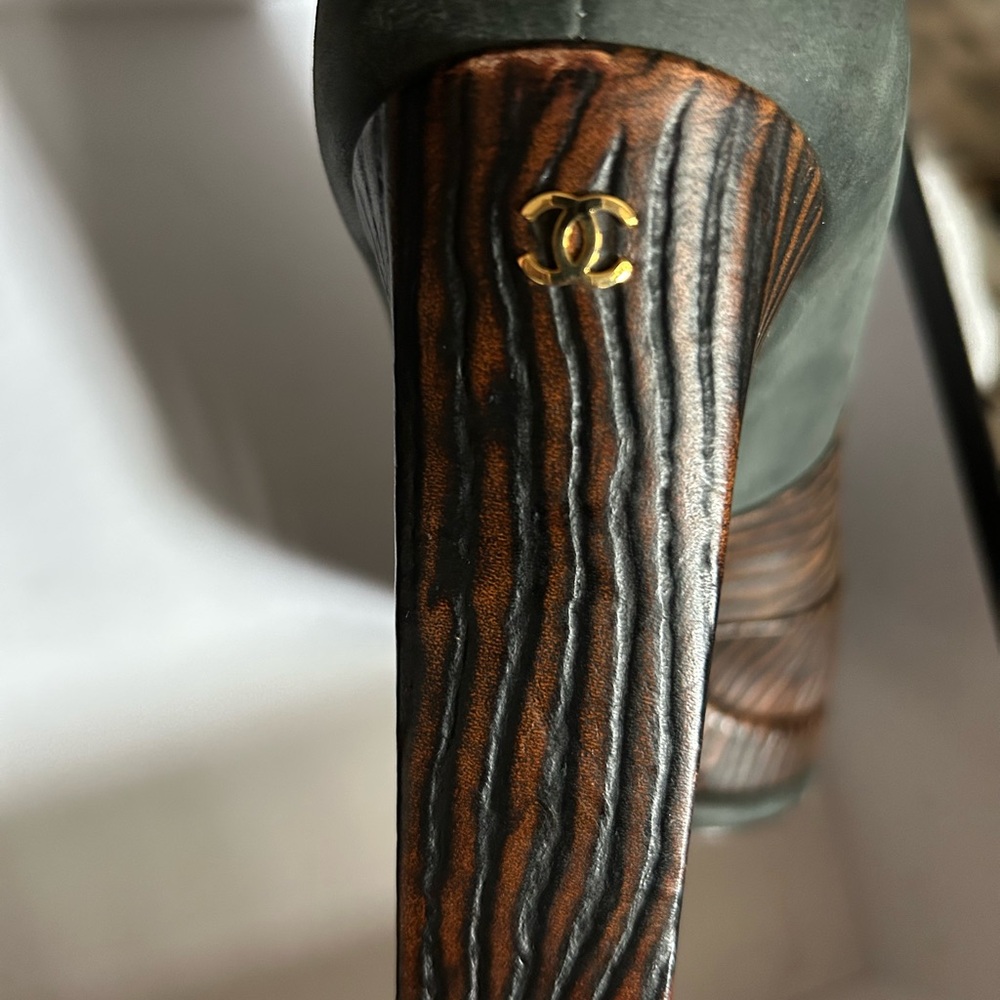 Chanel Black and Brown Knee-High Boots - Picture 17 of 17
